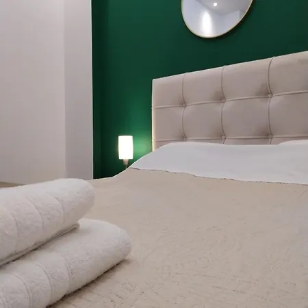 Domus - Center Apartment *